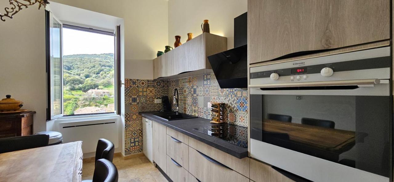 Bel & Ancien Appartement T3 Renove Dans Sartene Екстериор снимка