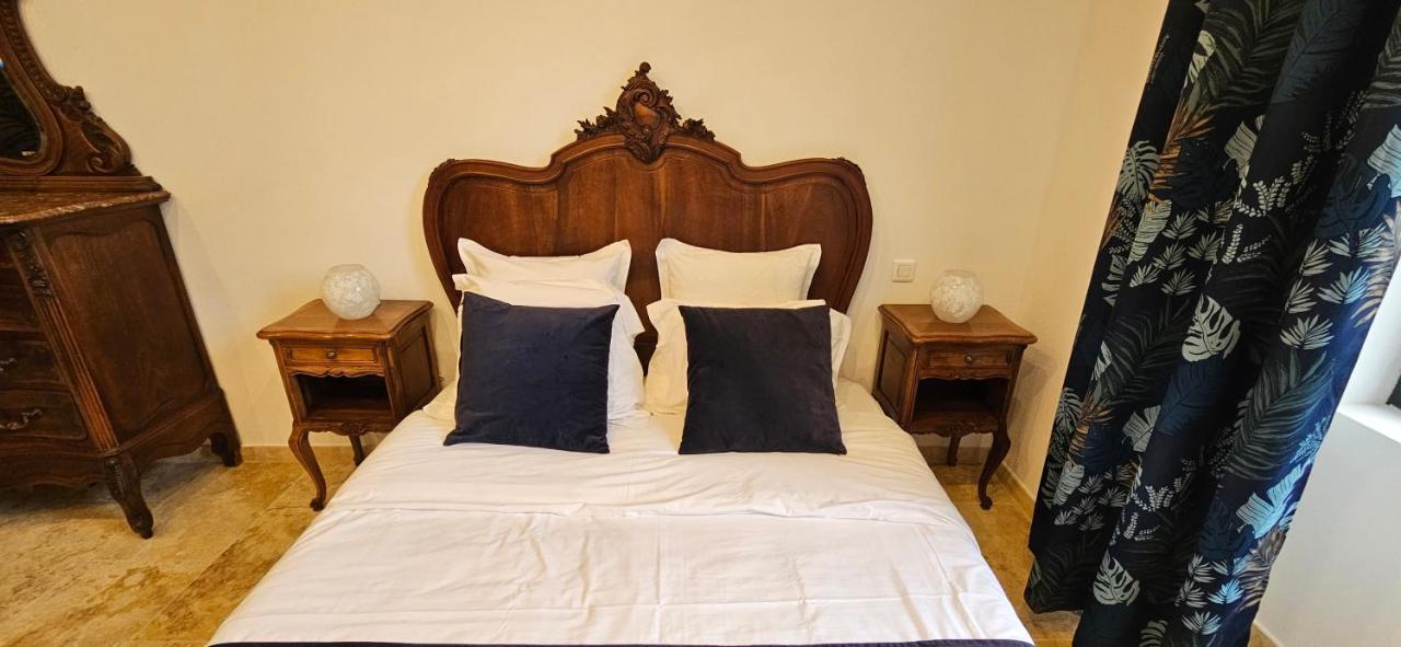 Bel & Ancien Appartement T3 Renove Dans Sartene Екстериор снимка