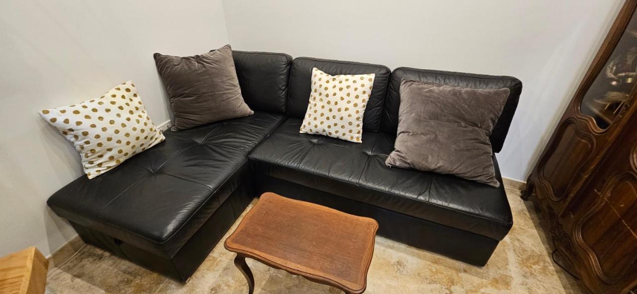 Bel & Ancien Appartement T3 Renove Dans Sartene Екстериор снимка